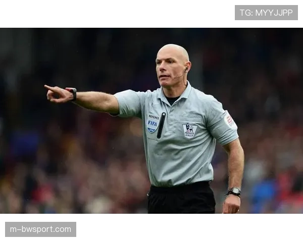 裁判指引:PGMOL重申,对进攻中拉扯边后卫球衣的行为将严格判罚